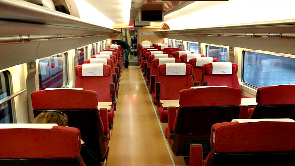 AVE Premium (preferente)1st Class (Turista plus) (img 3)