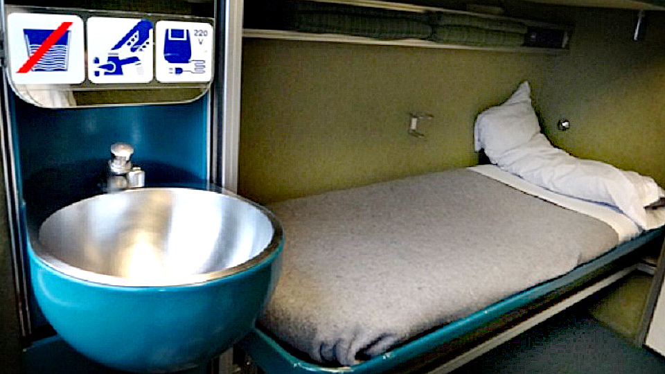 Trenhotel 2nd Class Turista (img 1)