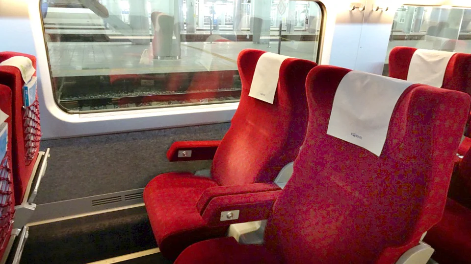 Korean High Speed Train KTX First Class (img 2)