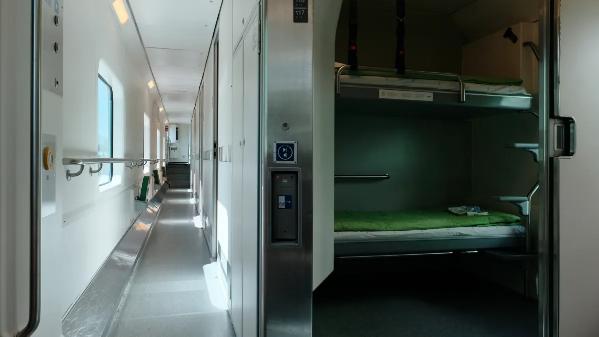 VR Sleeper Train 1