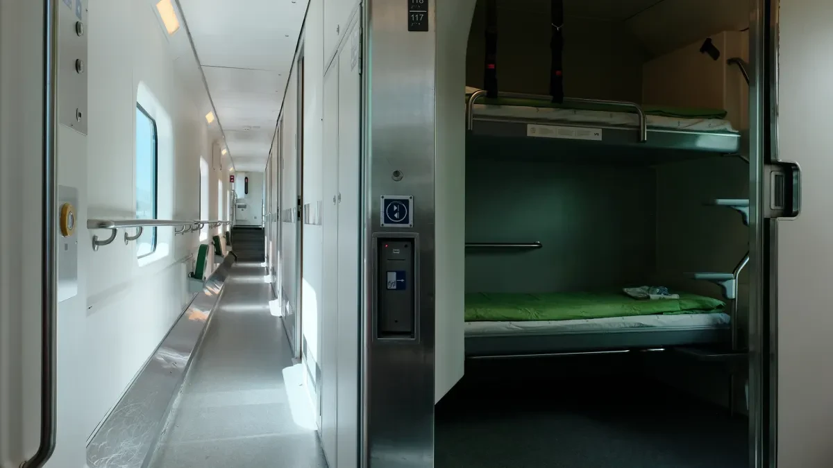 VR Sleeper Train 1
